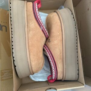 UGG Women's Tan and Red Platform Shoes